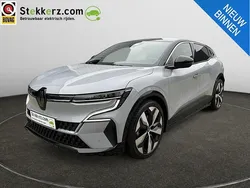 Grijs Gebruikt 2023 Renault Mégane Techno Hatchback | € 28.400 (Eerlijke prijs)