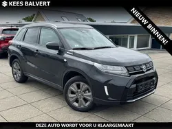 Zwart Gebruikt 2024 Suzuki Vitara SUV | € 29.750 (Eerlijke prijs)