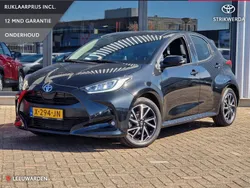Zwart Gebruikt 2023 Toyota Yaris Hybrid Hatchback | € 23.900 (Eerlijke prijs)