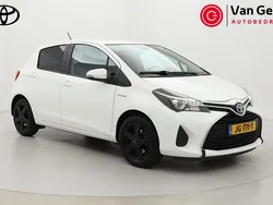 Wit Gebruikt 2016 Toyota Yaris Hybrid Hatchback | € 14.750 (Eerlijke prijs)