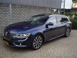 Blauw, metallic lak Gebruikt 2017 Renault Talisman Initiale Paris Stationwagen | € 16.850 (Eerlijke prijs)