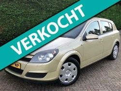 Geel Gebruikt 2005 Opel Astra Enjoy Hatchback | € 3.250 (Iets duurder)
