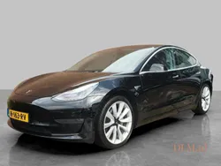 Zwart, metallic lak Gebruikt 2020 Tesla Model 3 Long Range Sedan | € 22.500 (Goede deal)
