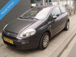 Grijs, metallic lak Gebruikt 2011 Fiat Punto Hatchback | € 2.249 (Iets duurder)