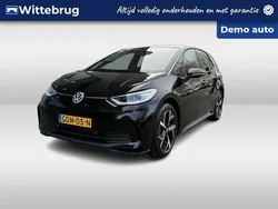 Zwart, metallic lak Gebruikt 2024 VW ID.3 Pro Hatchback | € 38.950