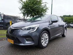 Grijs Gebruikt 2020 Renault Clio V Intens Hatchback | € 13.445 (Eerlijke prijs)