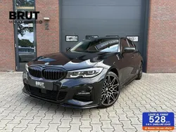 Zwart Gebruikt 2019 BMW 330 Executive Sedan | € 32.950 (Duur)