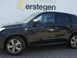 Zwart Gebruikt 2019 Suzuki Vitara SUV | € 17.450 (Eerlijke prijs)