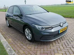 Grijs, metallic lak Gebruikt 2020 VW Golf VII Style Hatchback | € 20.935 (Super prijs)