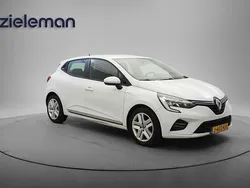 Wit Gebruikt 2020 Renault Clio V Zen Hatchback | € 9.845 (Eerlijke prijs)
