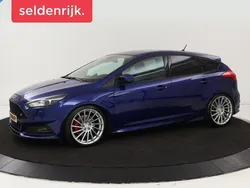 Blauw Gebruikt 2015 Ford Focus ST Hatchback | € 15.900 (Eerlijke prijs)