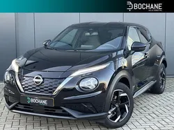 Brilliant black m Gebruikt 2023 Nissan Juke N-Connecta SUV | € 24.745 (Eerlijke prijs)