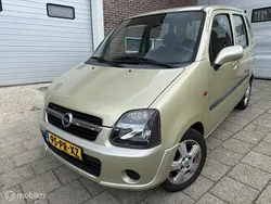 Geel Gebruikt 2004 Opel Agila Hatchback | € 995 (Goede deal)