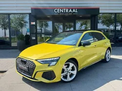 Geel Gebruikt 2021 Audi A3 Sportback e-tron S-Line Sedan | € 29.850 (Eerlijke prijs)