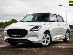 Wit Gebruikt 2024 Suzuki Swift Hatchback | € 19.945 (Eerlijke prijs)