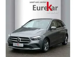 Grijs Gebruikt 2019 Mercedes 200 MPV | € 28.990 (Goede deal)