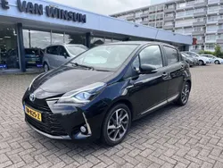 Zwart Gebruikt 2018 Toyota Yaris Premium Hatchback | € 16.800 (Eerlijke prijs)