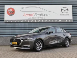Grijs Gebruikt 2022 Mazda 3 Comfort Sedan | € 29.350 (Eerlijke prijs)