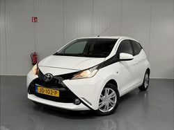 Wit Gebruikt 2016 Toyota Aygo Sport Hatchback | € 10.599 (Iets duurder)