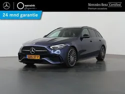 Blauw, metallic lak Gebruikt 2024 Mercedes C180 AMG line Stationwagen | € 53.850 (Duur)