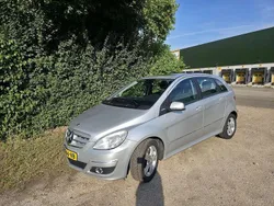 Zilver Gebruikt 2011 Mercedes B160 MPV | € 5.000 (Goede deal)
