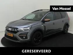 Grijs Gebruikt 2025 Dacia Jogger Extreme MPV | € 33.935 (Duur)