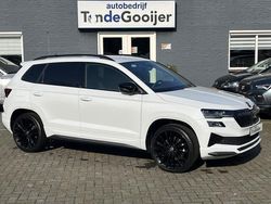 Wit, metallic lak Gebruikt 2023 Skoda Karoq Business Line SUV | € 36.900 (Eerlijke prijs)