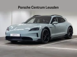 Groen Gebruikt 2024 Porsche Taycan Cross Turismo Sedan | € 99.900