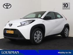 Wit Gebruikt 2025 Toyota Aygo X Play SUV | € 17.800