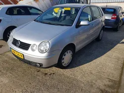 Grijs Gebruikt 2004 VW Polo Hatchback | € 2.100 (Eerlijke prijs)