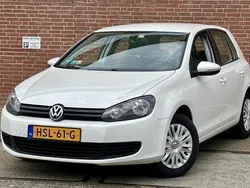 Wit, metallic lak Gebruikt 2009 VW Golf VI Trendline Hatchback | € 4.950 (Eerlijke prijs)