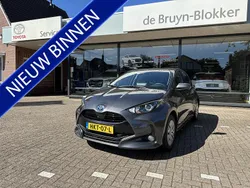 Grijs Gebruikt 2024 Toyota Yaris Hybrid Active Hatchback | € 22.900 (Eerlijke prijs)