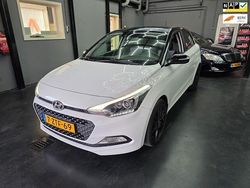 Wit Gebruikt 2015 Hyundai i20 Comfort Hatchback | € 6.999 (Eerlijke prijs)
