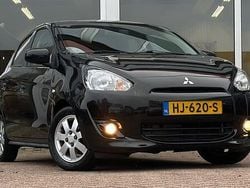 Zwart Gebruikt 2015 Mitsubishi Space Star Hatchback | € 5.844 (Eerlijke prijs)