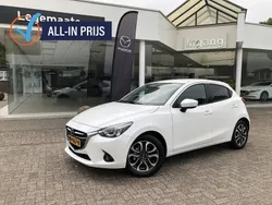 Wit Gebruikt 2015 Mazda 2 Hatchback | € 11.650 (Eerlijke prijs)