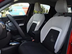 Rood Gebruikt 2024 Citroën e-C3 SUV | € 23.690