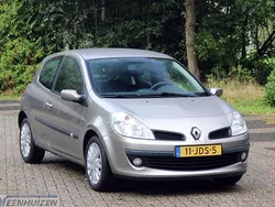 Beige Gebruikt 2009 Renault Clio II Collection Hatchback | € 2.999 (Eerlijke prijs)