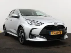Grijs metallic Gebruikt 2024 Toyota Yaris Edition Hatchback | € 22.995 (Goede deal)