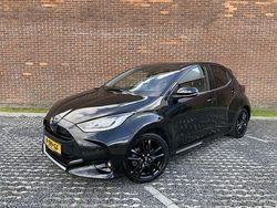 Opera black (zwart metallic) Gebruikt 2022 Mazda 2 Hatchback | € 21.845 (Eerlijke prijs)