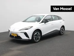 Wit Gebruikt 2024 MG MG4 EV Hatchback | € 21.995 (Eerlijke prijs)