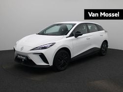 Wit Gebruikt 2023 MG MG4 EV Hatchback | € 19.900 (Eerlijke prijs)