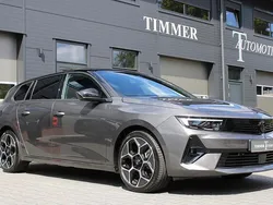 Grijs, metallic lak Gebruikt 2024 Opel Astra Ultimate Stationwagen | € 33.800 (Eerlijke prijs)