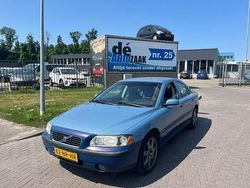Blauw Gebruikt 2004 Volvo S60 Sedan | € 1.949 (Eerlijke prijs)