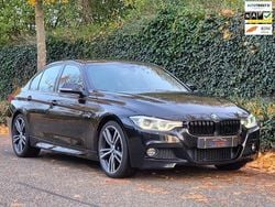 Zwart Gebruikt 2018 BMW 320 M Sport Sedan | € 19.999 (Eerlijke prijs)