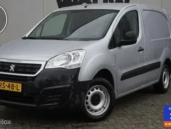 Grijs Gebruikt 2017 Peugeot Partner Premium MPV | € 9.995 (Iets duurder)
