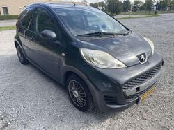 Grijs Gebruikt 2011 Peugeot 107 Sportium Hatchback | € 1.800 (Super prijs)