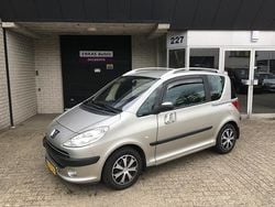 Grijs Gebruikt 2006 Peugeot 1007 Hatchback | € 2.199 (Eerlijke prijs)