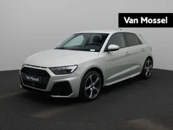 Zilver, metallic lak Gebruikt 2024 Audi A1 Sportback S-Line Hatchback | € 31.900 (Eerlijke prijs)