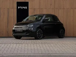 Zwart Gebruikt 2023 Fiat 500e La Prima Hatchback | € 23.900 (Eerlijke prijs)