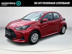 Rood Nieuw 2025 Toyota Yaris Comfort Hatchback | € 27.381 (Super prijs)